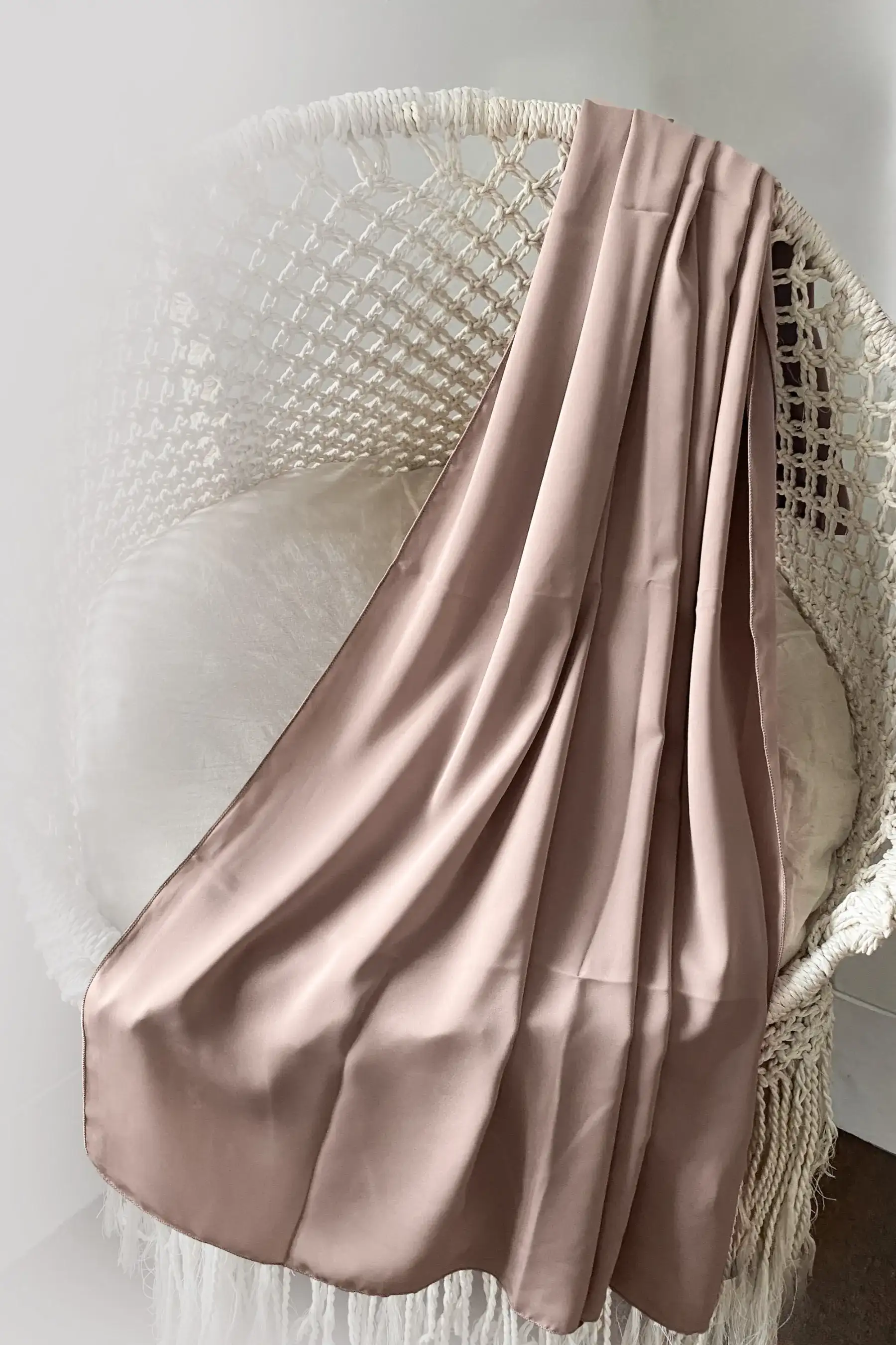 Latte – Cherry Scarf