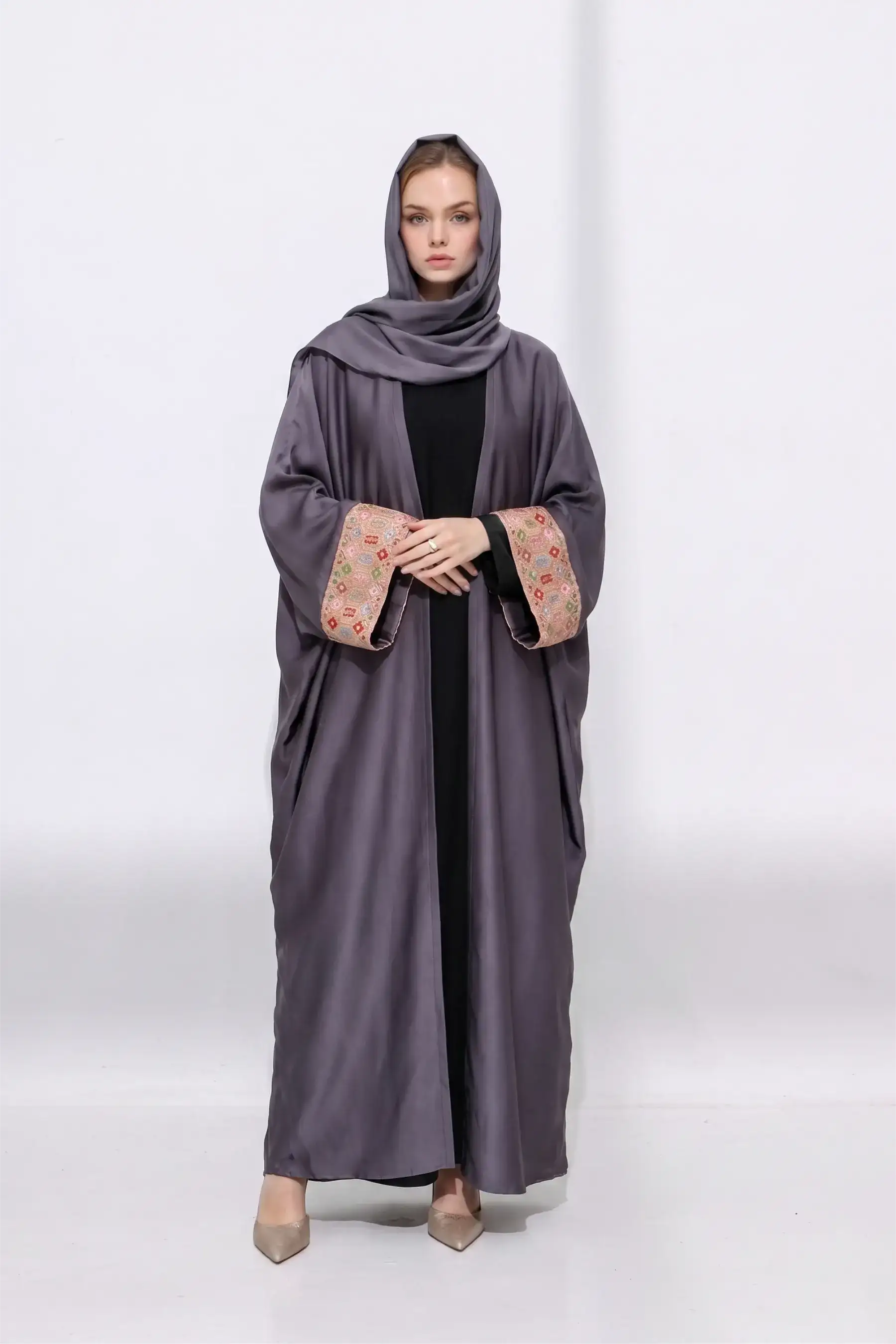 Nayab Knot - steel Gery